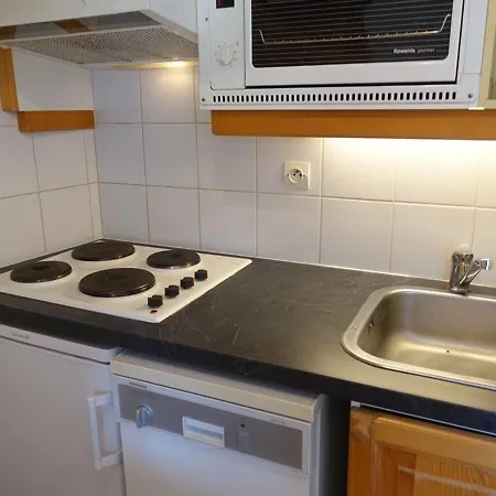 Apartment T2 De 40m² Pour 7 Pers. A Areches, Terrasse, Proche Pistes Et Commerces, Classe 2 Etoiles - Fr-1-342-188 *